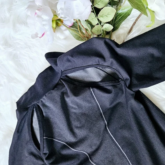 Gymshark 1/4 Zip Pullover Small - Picture 5 of 7